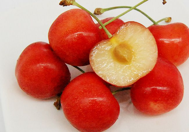お手頃 2Lサイズ 山形県産 さくらんぼ「 紅王 」 2Lサイズ 約100g 2
